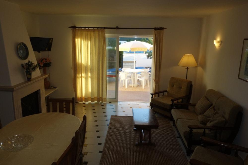 אלבופיירה Moradias Villas Joinal מראה חיצוני תמונה